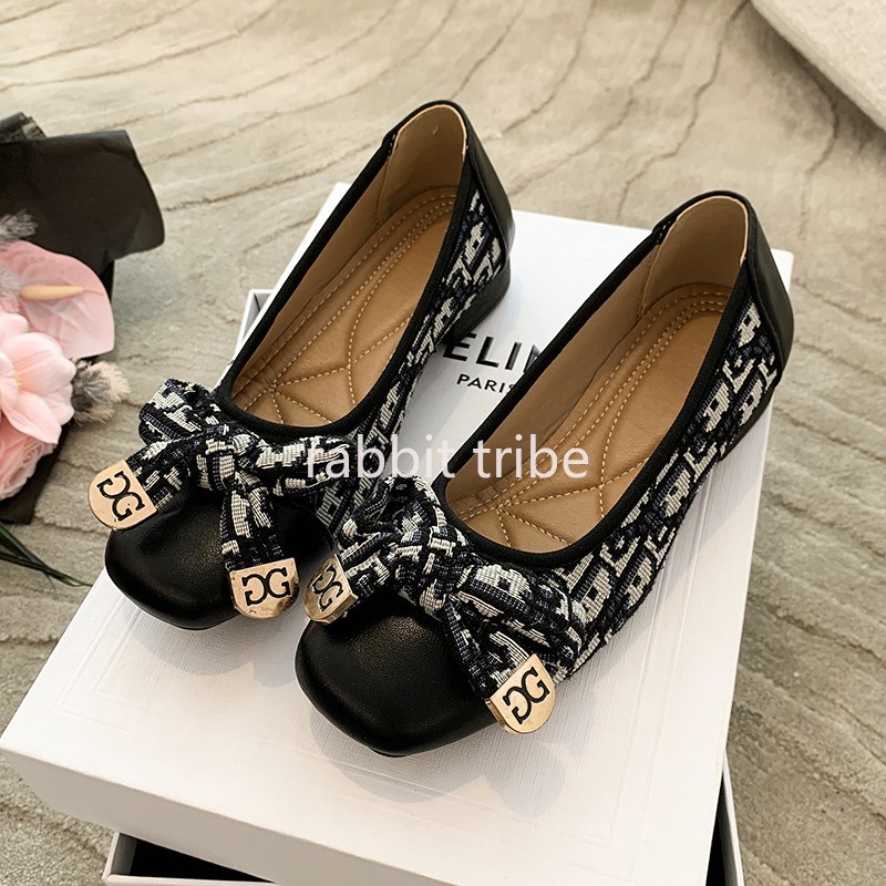 Women Shoes Casual - รองเท้าส้นเตี้ยแบบสวมสบายสไตล์ฝรั่งเศสสำหรับผู้หญิง ดีไซน์เซ็กซี่ หัวเหลี่ยม แต่งลายปัก เหมาะกับกระโปรง ส้นเตี้ยเล็กน้อย