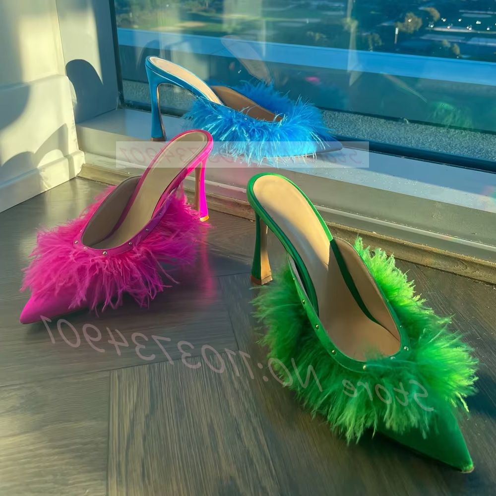 Court Heel Pointed - รองเท้าส้นสูงแบบสวมปลายแหลมประดับขนนกกระจอกเทศฟูฟ่อง สำหรับผู้หญิง สไตล์เซ็กซี่ แฟชั่นเรียบหรู