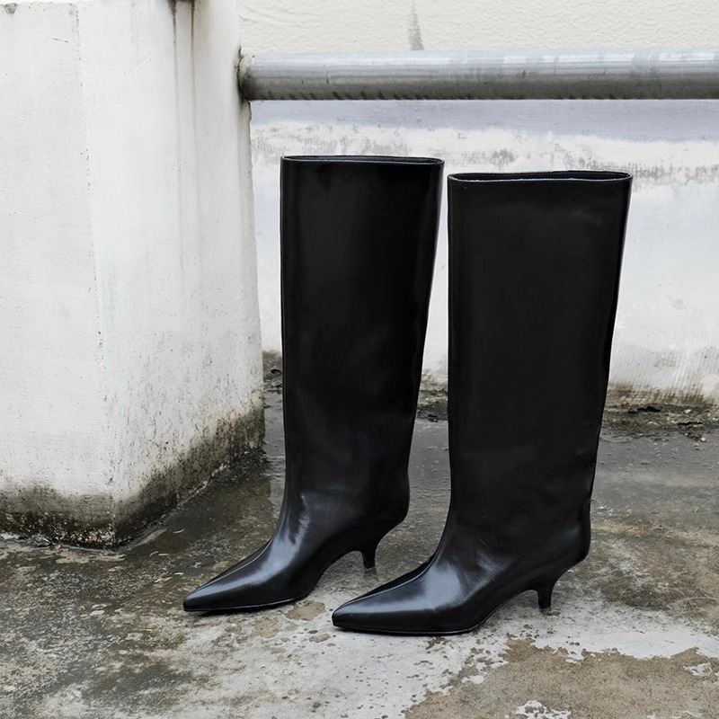 Wide Fit Heels - รองเท้าบูทแฟชั่นส้นเตี้ยสำหรับผู้หญิง รุ่นใหม่ปี 2026 สีดำ ทรงกว้าง รอบข้อเท้าใหญ่