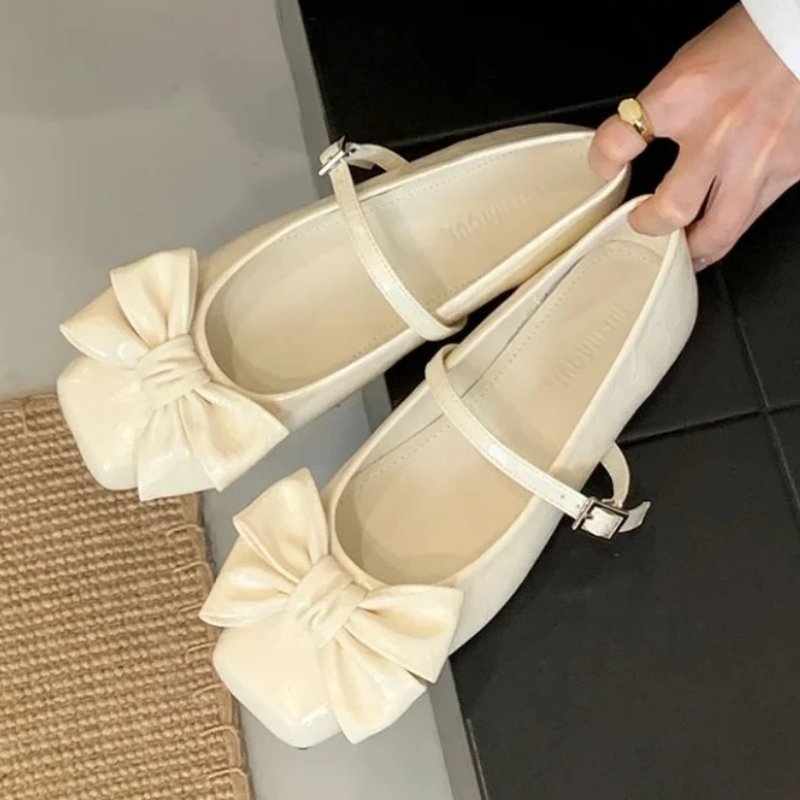Women Shoes Brand - รองเท้าส้นเตี้ยแบบแมรี่เจน ดีไซน์หัวเหลี่ยมประดับโบว์น่ารัก สีทอง สำหรับผู้หญิง สไตล์โลลิต้า รองเท้าส้นเตี้ยแบบเรียบหรู