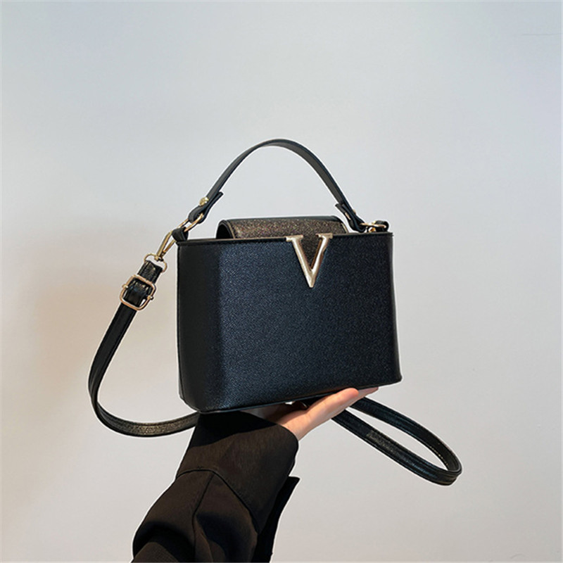 Women'S Shoes Louis Vuitton - กระเป๋าถือผู้หญิงสุดหรู ดีไซน์เก๋รูปตัววี หนัง PU ทรงถัง กระเป๋าสะพายไหล่แบบคล้องข้างสำหรับผู้หญิง