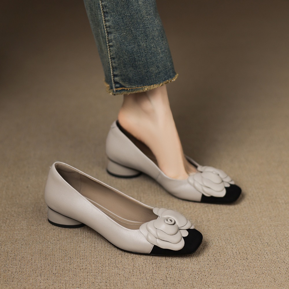 รองเท้าแฟชั่นลายดอกไม้ รุ่นใหม - Women Shoes Casual บทวิจารณ์และราคา