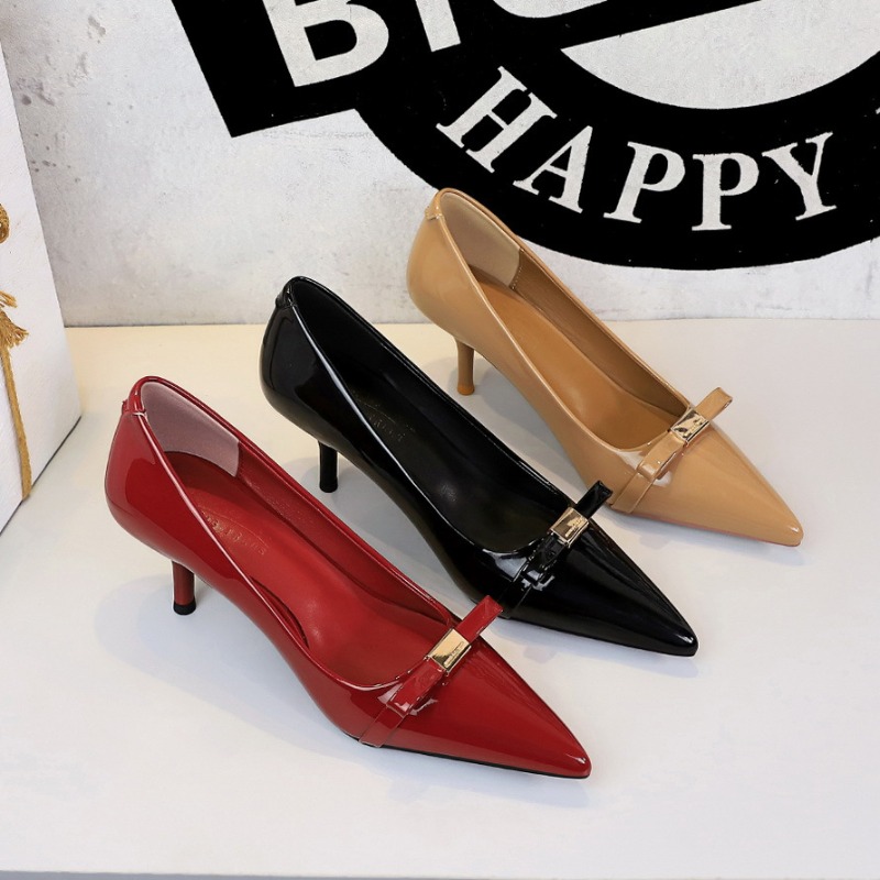 รองเท้าส้นเตี้ยทรงหัวแหลมแบบฝร - Court Heel Pointed บทวิจารณ์และราคา