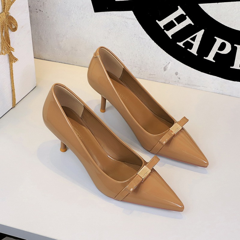 รองเท้าส้นเตี้ยทรงหัวแหลมแบบฝร - Court Heel Pointed บทวิจารณ์และราคา