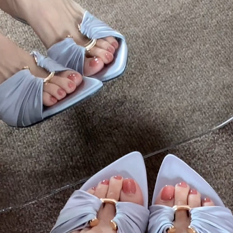 รองเท้าแตะแบบเปิดนิ้วเท้าแฟชั่ - Wide Fit Heels บทวิจารณ์และราคา