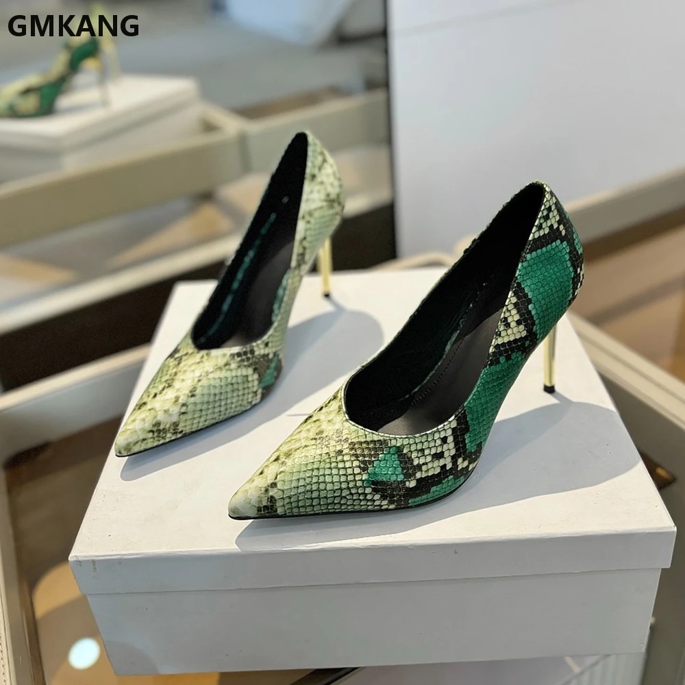 รองเท้าส้นเตี้ยหัวแหลมลายหนังง - Court Heel Pointed บทวิจารณ์และราคา