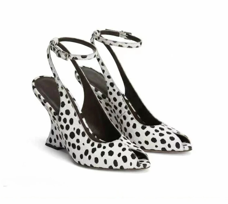 รองเท้าส้นสูงแบบสวมเปิดหัวแหลม - Wide Fit Heels บทวิจารณ์และราคา