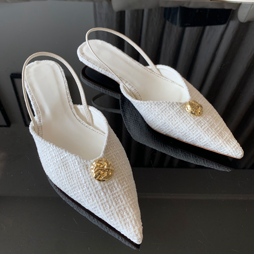 รองเท้าส้นเตี้ยแบบสวม รุ่นใหม่ - Women Shoes Casual บทวิจารณ์และราคา