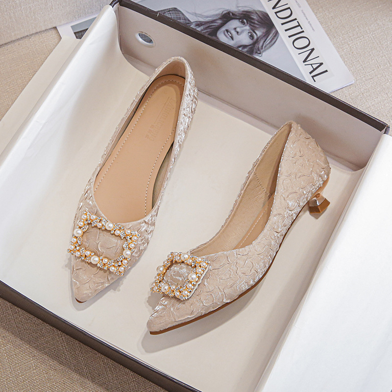 รองเท้าส้นเตี้ยหัวแหลมผ้าซาติน - Women Shoes Size Chart บทวิจารณ์และราคา